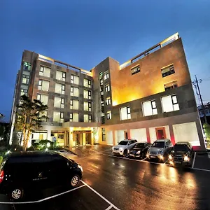 4* Hotel Black Sands