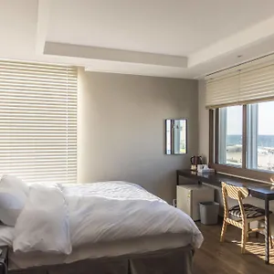Otel Check, Jeju